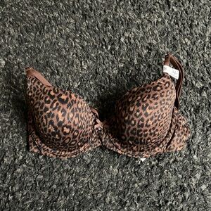 Brand new, Never Worn Victoria’s Secret Bra 34C